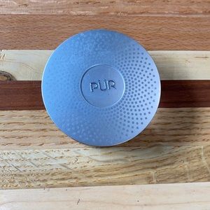 Pur 4-in-1 powder foundation in Linen